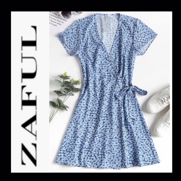 Zaful Dresses & Skirts - BNWT ZAFUL Knotted Floral Wrap Dress